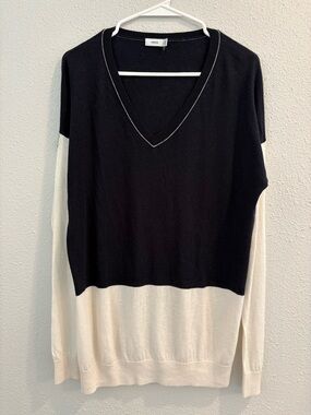 Vince Sweater V-Neck Sweater - Black and Cream (size M)